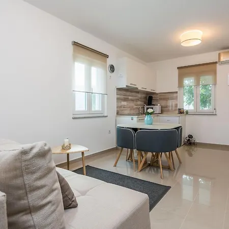 Kosic 2 By Interhome Appartement Vir