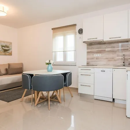 Kosic 2 By Interhome Appartement