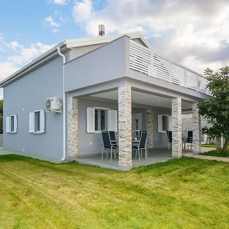 Kosic 2 By Interhome